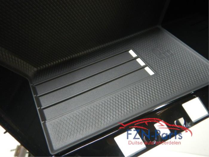 VW Golf 8 Facelift Middenconsole Inleg Hoogglans Draadloos Opladen