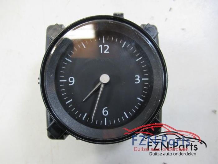 Uurwerk Volkswagen Passat (22743071)
