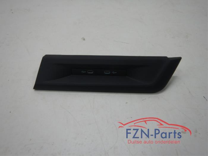 VW Golf 8 Middenconsole USB-C + Inleg