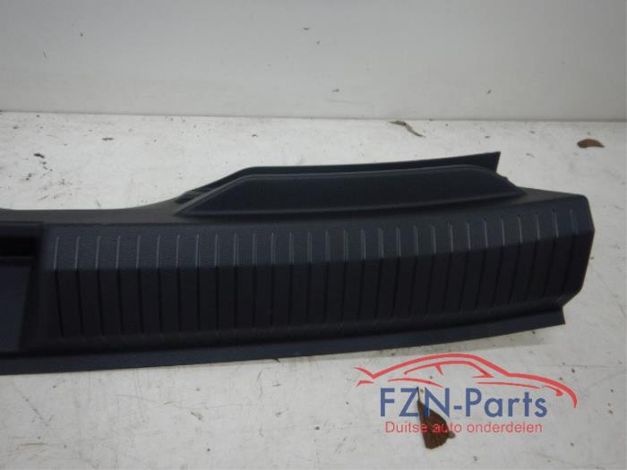 VW Golf 8 Variant Instapbekleding Achterklep