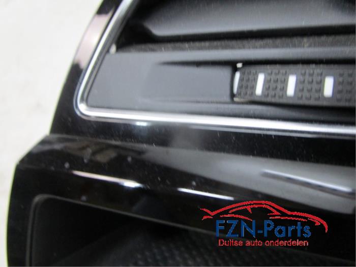 VW Touran 5TB Dashboard Inleg Hoogglans Zwart