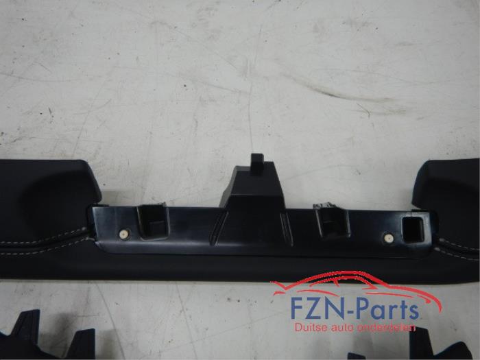 VW Tiguan 571 Inleg Dashboard Armsteun Leer