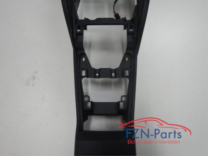 Audi A3 8V MiddenConsole Armsteun