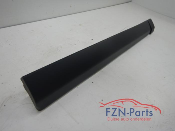 Zijskirt links Rolls Royce Cullinan (22727535)