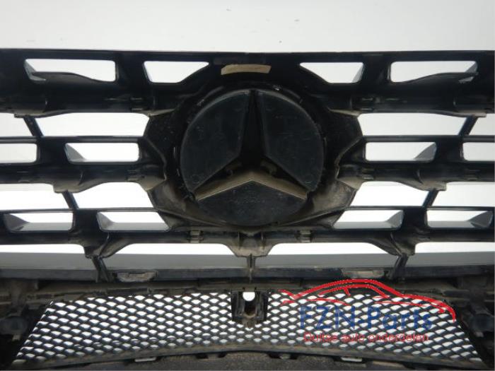 Mercedes Benz W166 ML - Klasse AMG - Line Voorbumper 6PDC KLS 9197