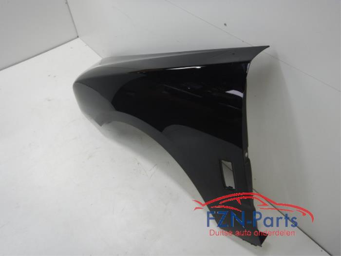 Scherm links-voor Rolls Royce Cullinan (22724208)