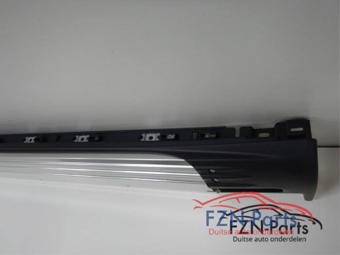 Zijskirt rechts Porsche Cayenne (22727825)