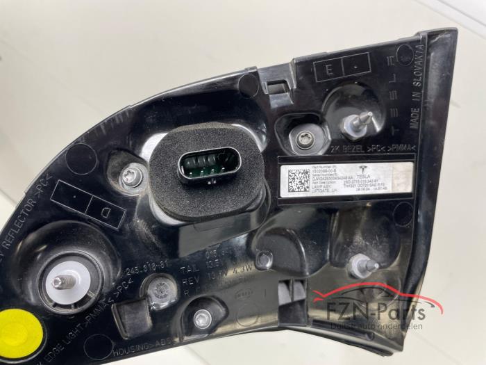 Achterlicht links Tesla Model Y (22838044)