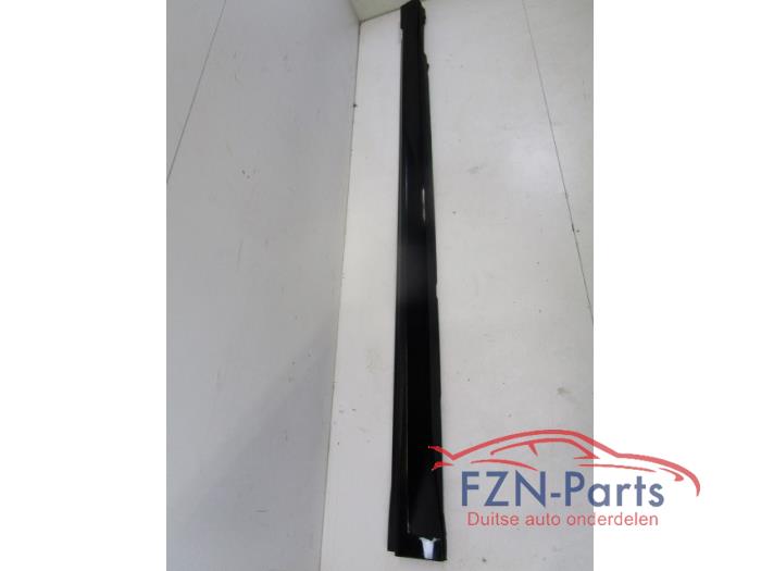 Zijskirt rechts Audi A8 (22727819)