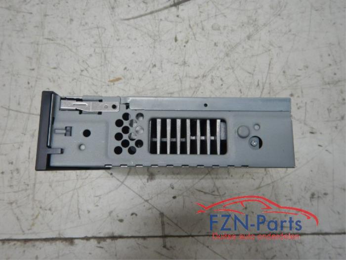 VW Passat B8 Regelapparaat Radio Navigatie