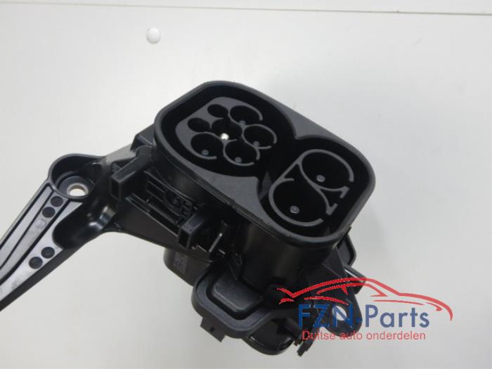 VW Tiguan 571 Hybride Zijscherm laadstopcontact