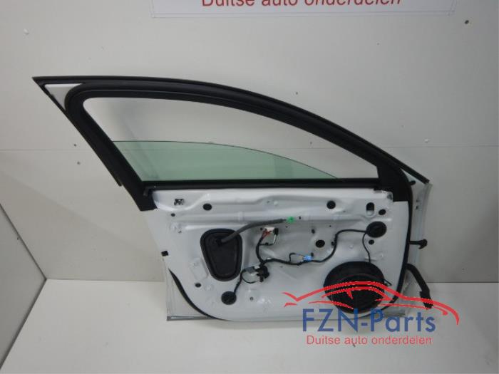 Portier 4Deurs links-voor Audi A4 (22723276)