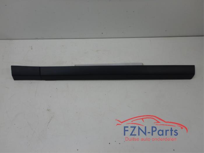 Zijskirt links Rolls Royce Cullinan (22727551)