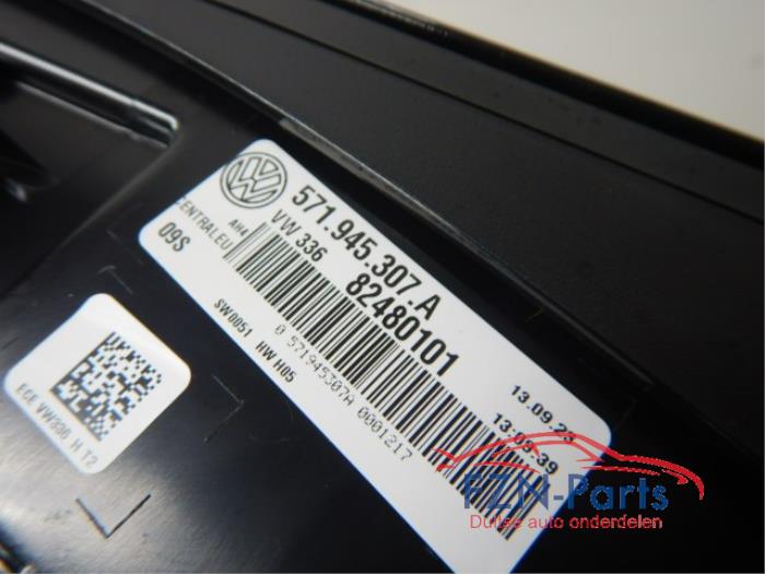 VW Tiguan 571 LED Achterlicht Achterklep Midden