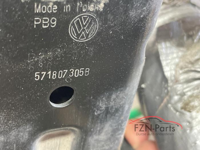 VW Tiguan 571 Bumperbalk Achterzijde