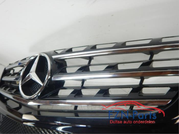 Mercedes-Benz ML W166 AMG-Line Voorbumper 6PDC KLS Kleur: Obsidian Schwarz 9197 10KM Oud