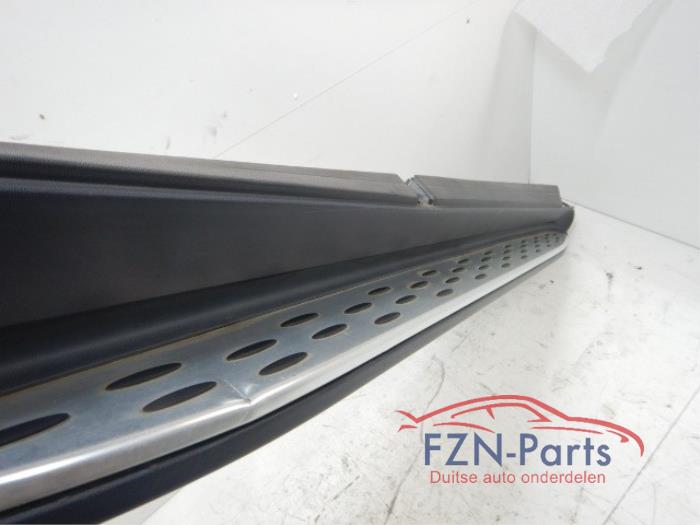 Zijskirt rechts Mercedes GLE (22727845)