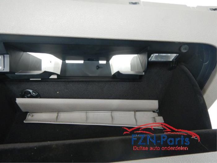 VW Golf 6 Cabrio Dashboard Kast