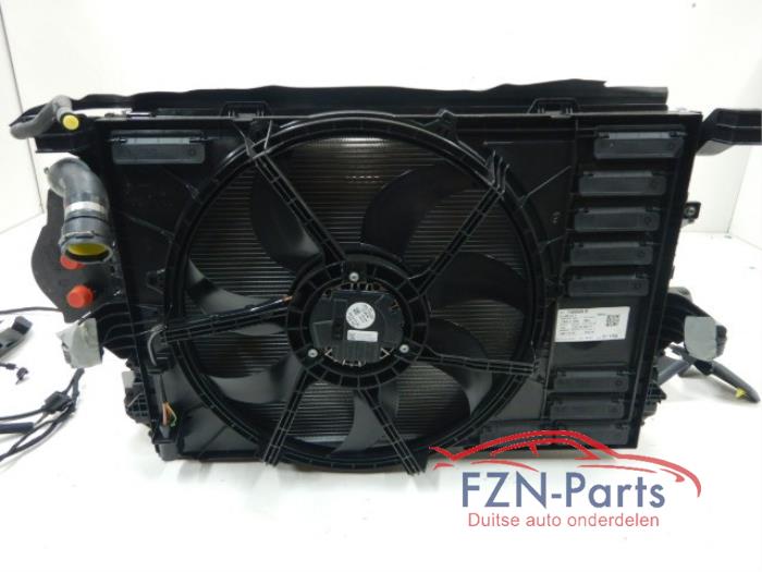 VW Transporter T6.1 Voorkop 2.0 TDI 4PDC LED 35/36 Two Tone Kleur: Fortanarot LB3Z/