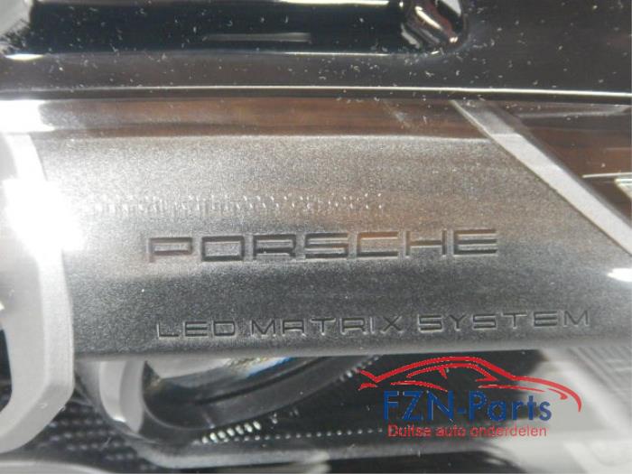 Porsche Taycan Koplamp LED Matrix Rechts