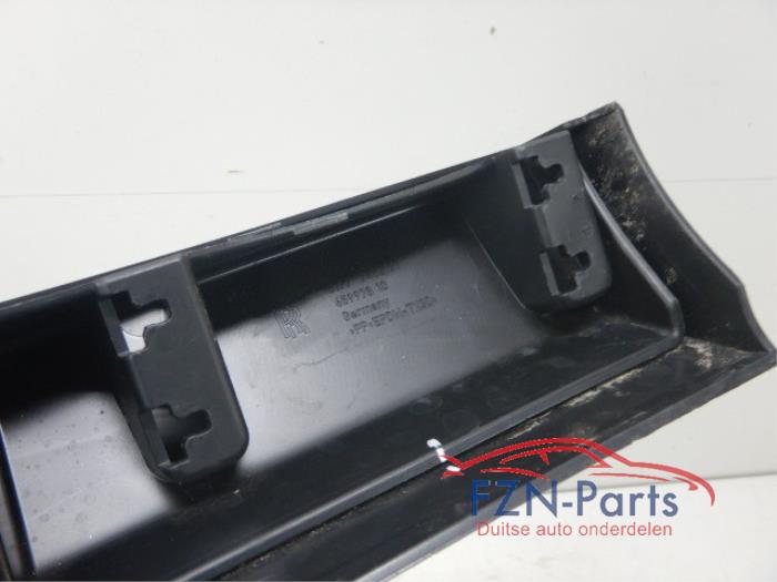 Zijskirt links Rolls Royce Cullinan (22727551)