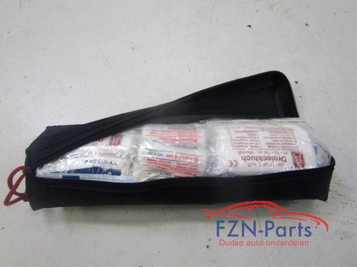 EHBO kit Volkswagen Touareg (22743743)