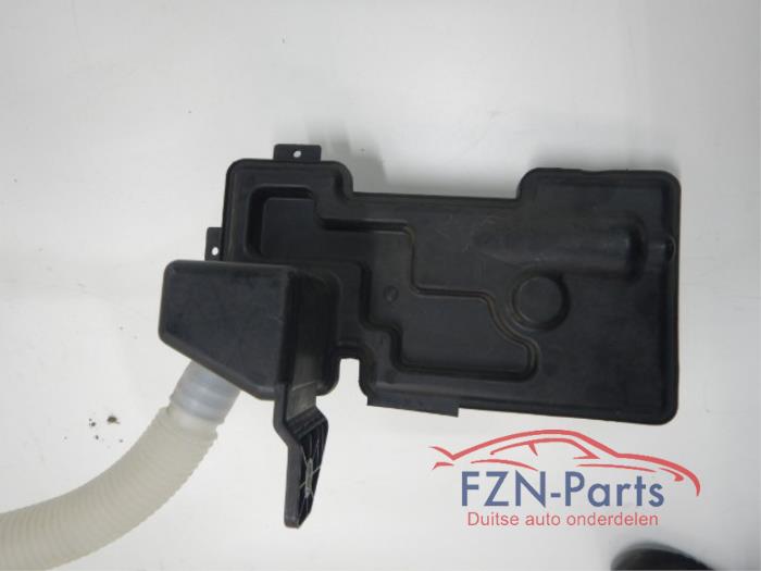 Ruitensproeiertank voor Volkswagen Tiguan (22743549)