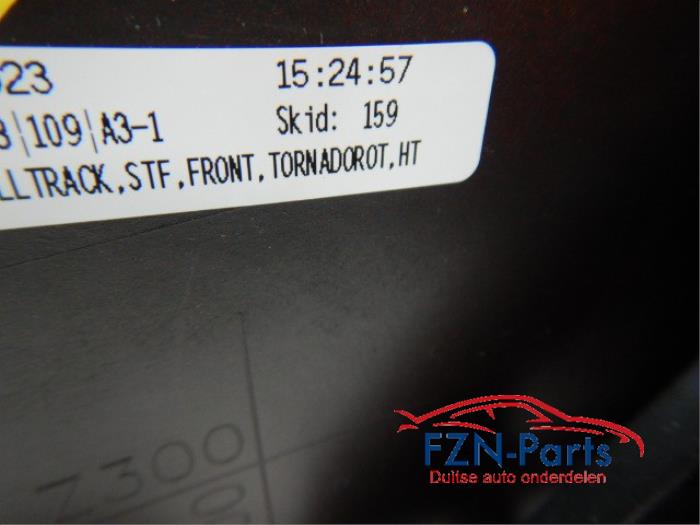 VW Passat B8 Facelift Alltrack Voorbumper 6PDC LY3D Kleur: LY3D Tornado Rood