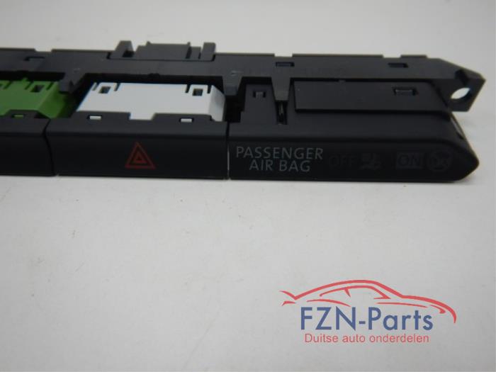 VW Passat B8 schakelaars dashboard midden