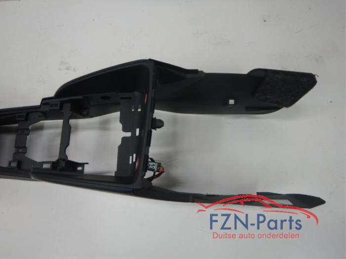 Audi A3 8V MiddenConsole Armsteun