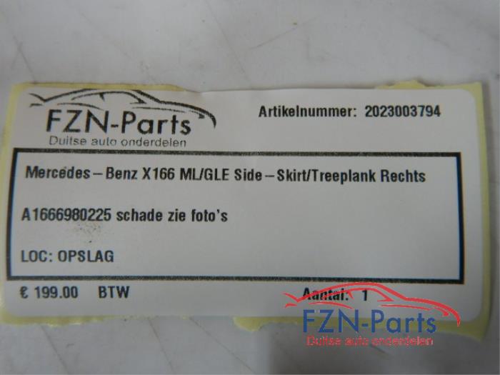 Zijskirt rechts Mercedes GLE (22727845)