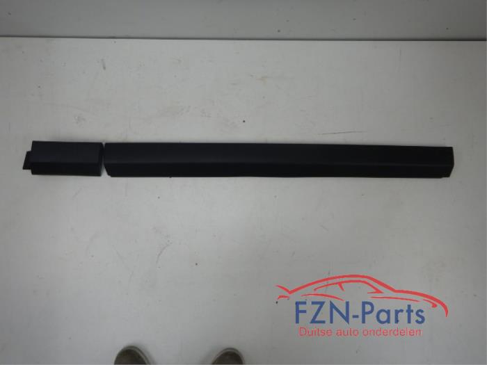 Zijskirt rechts Rolls Royce Cullinan (22727818)