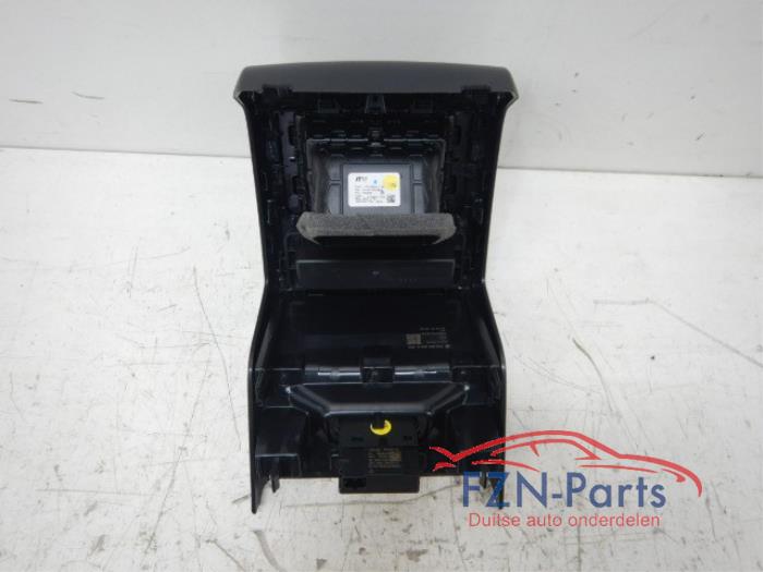 VW Golf 8 Middenconsole Armsteun Achterzijde USB C