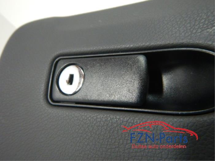 Mercedes-Benz GLC W253 Dashboardkast met Slot
