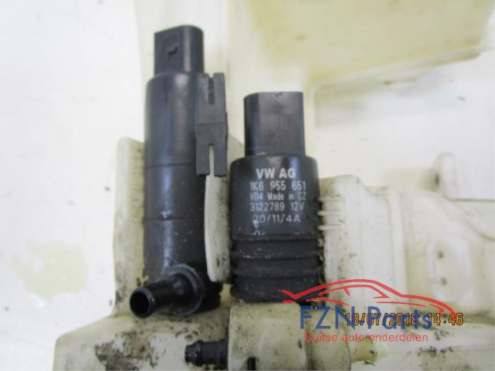 Ruitensproeiertank voor Volkswagen Passat (22739497)
