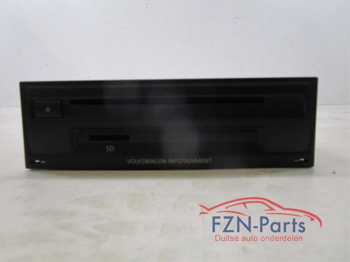VW Passat B8 Multimediabox