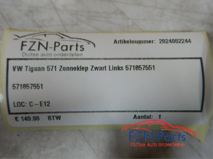 VW Tiguan 571 Zonneklep Zwart links