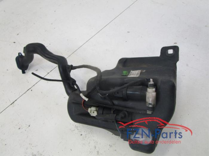 Ruitensproeiertank voor Volkswagen Golf (22741812)
