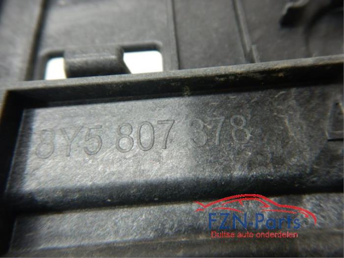 Audi A3 8Y Limousine Bumpergeleider Rechts-achter
