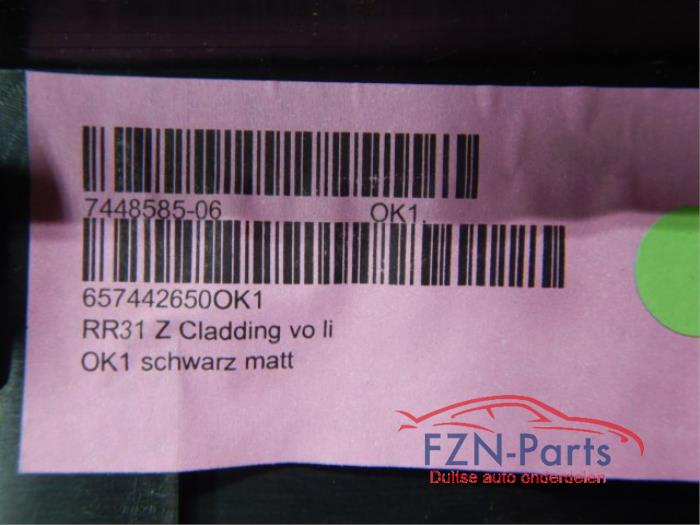 Zijskirt links Rolls Royce Cullinan (22727551)