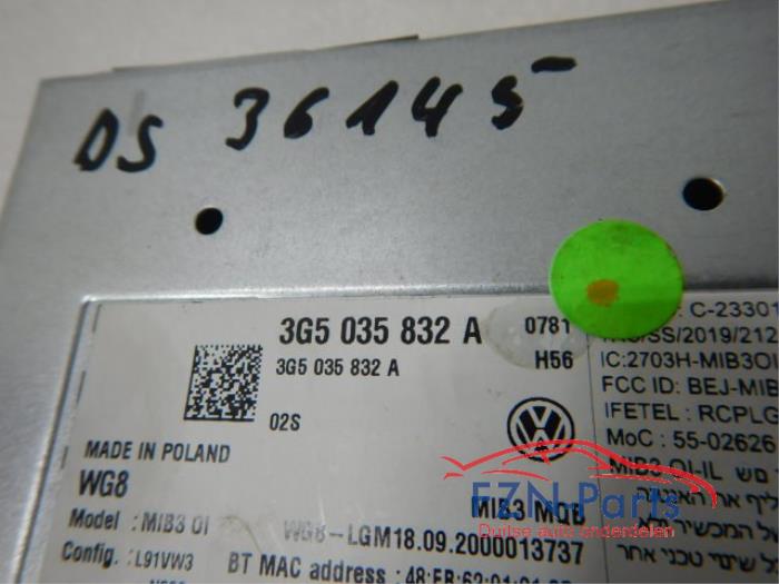 VW Passat B8 Regelapparaat Radio Navigatie