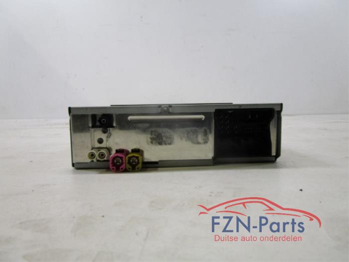 VW Passat B8 Multimediabox