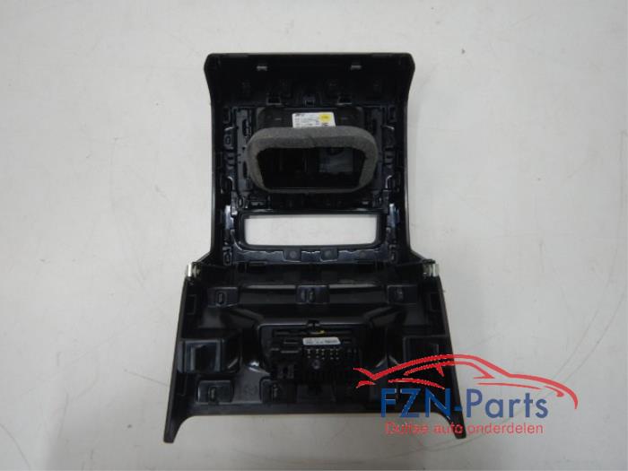 VW Golf 8 Middenconsole Armsteun Achterzijde USB-C