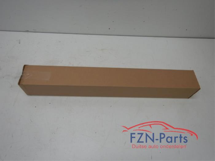Zijskirt links Rolls Royce Cullinan (22727535)