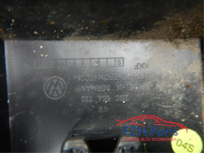 Wielrand achter Volkswagen T-Roc (22740555)