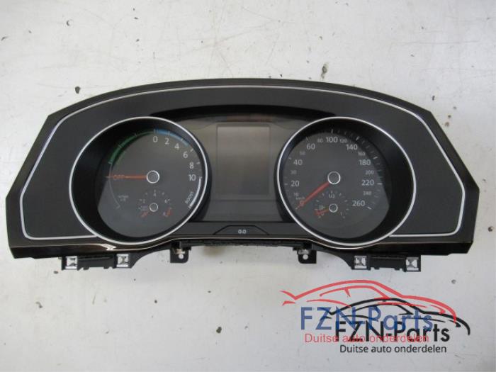 VW Passat B8 GTE Tellerunit Kilometerteller