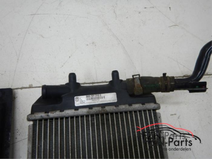 Extra waterpomp Audi A4 (22740942)