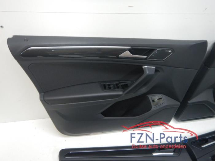 VW Tiguan 5NA Deurpanelen Leer-Stof Dynaudio Speaker set