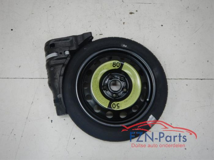 VW Golf 8 16 inch thuiskomer + Gereedschap + Schuim
