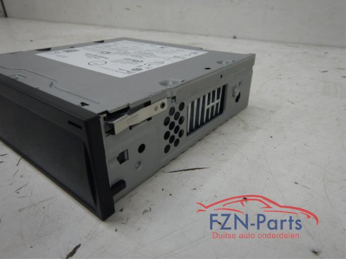 VW Passat B8 Regelapparaat Radio Navigatie